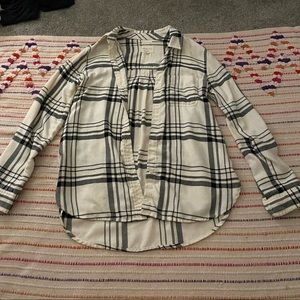 American Eagle flannel top